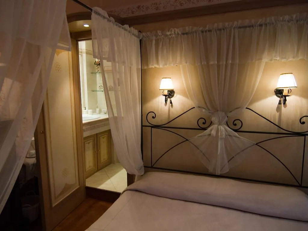 B&B Les Suites Rzym 3*,  Włochy
