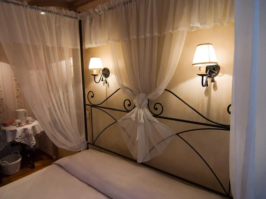B&B Les Suites Rome 3*,  Italy